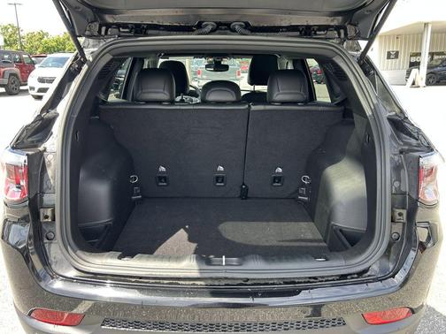 Diamond Black Crystal Pearlcoat 2025 Jeep Compass Limited