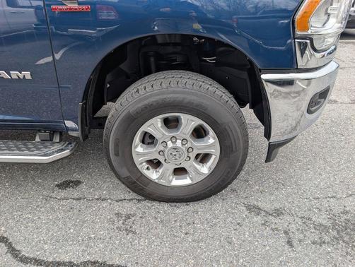 Patriot Blue Pearlcoat 2024 RAM 2500 Big Horn Crew Cab 4x4 6'4' Box