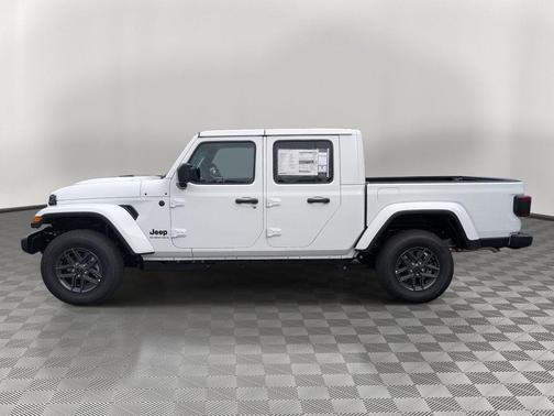 Bright White Clearcoat 2026 Jeep Gladiator Sport S