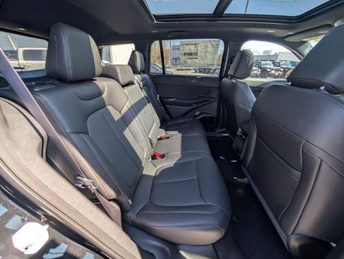 Diamond Black Crystal Pearlcoat 2026 Jeep Cherokee Limited