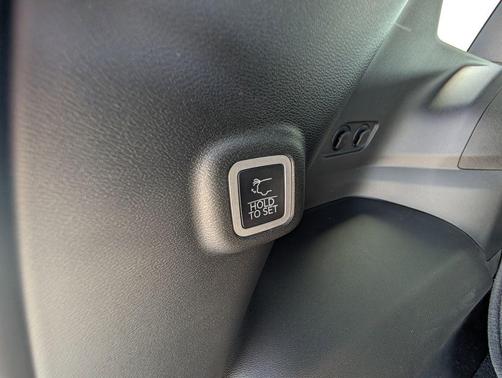 Diamond Black Crystal Pearlcoat 2026 Jeep Cherokee Limited