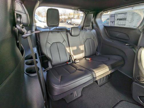 2025 Chrysler Pacifica L