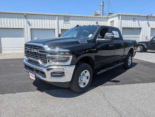 2025 RAM 2500 Tradesman Crew Cab 4x4 6'4' Box