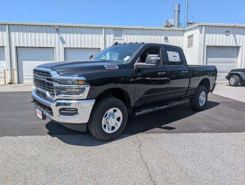 2025 RAM 2500 Tradesman Crew Cab 4x4 6'4' Box
