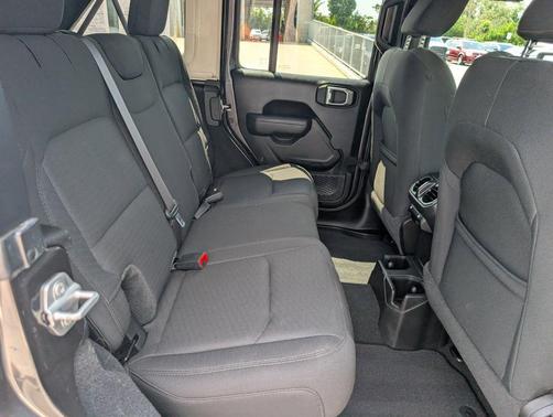 Granite Crystal Metallic Clearcoat 2023 Jeep Wrangler Sport S