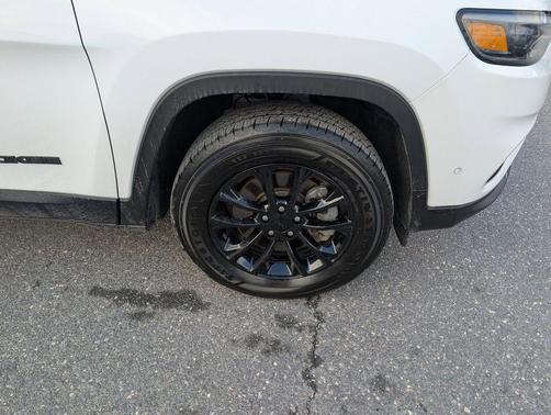 2023 Jeep Cherokee Altitude