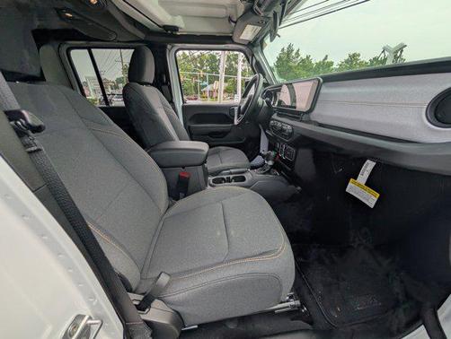 2025 Jeep Gladiator Nighthawk
