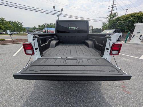 2025 Jeep Gladiator Nighthawk