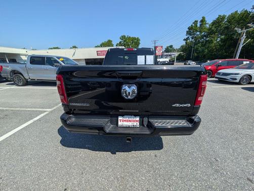 Diamond Black Crystal Pearlcoat 2023 RAM 1500 Big Horn/Lone Star