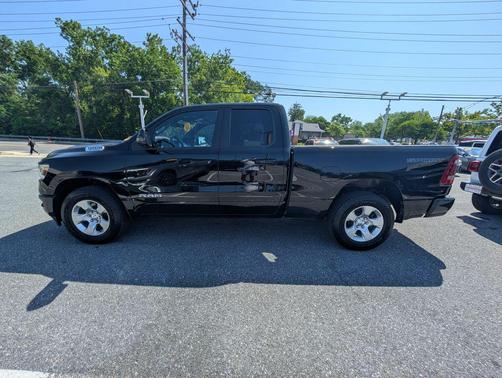 Diamond Black Crystal Pearlcoat 2023 RAM 1500 Big Horn/Lone Star