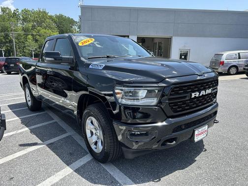 Diamond Black Crystal Pearlcoat 2023 RAM 1500 Big Horn/Lone Star