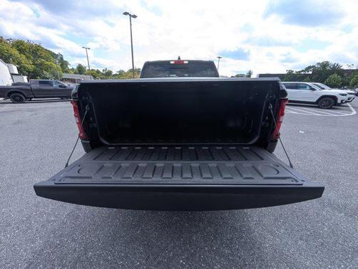 2026 RAM 1500 Warlock Crew Cab 4x4 5'7' Box