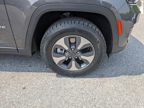2022 Jeep Grand Cherokee 4xe Base