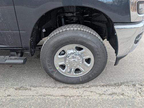 2026 RAM 2500 Tradesman Crew Cab 4x4 6'4' Box