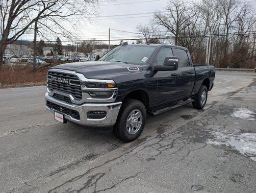 2026 RAM 2500 Tradesman Crew Cab 4x4 6'4' Box