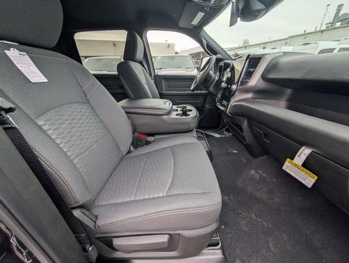 2026 RAM 2500 Tradesman Crew Cab 4x4 6'4' Box