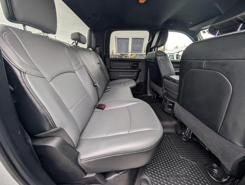 Bright White Clearcoat 2022 RAM 2500 Tradesman Crew Cab 4x4 6'4' Box