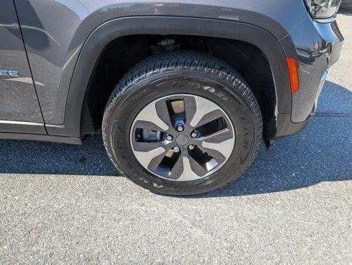 2023 Jeep Grand Cherokee 4xe Base