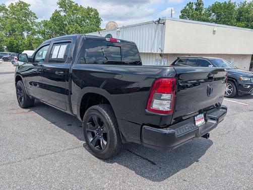 Diamond Black Crystal Pearlcoat 2023 RAM 1500 Big Horn/Lone Star