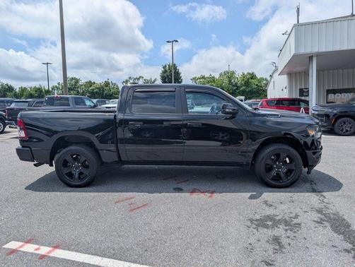 Diamond Black Crystal Pearlcoat 2023 RAM 1500 Big Horn/Lone Star