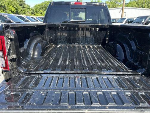 Diamond Black Crystal Pearlcoat 2023 RAM 1500 Big Horn/Lone Star