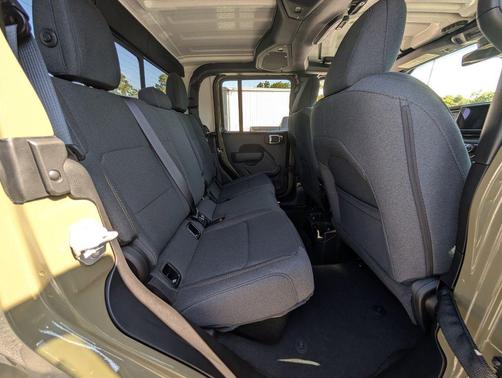 2025 Jeep Gladiator Sport S