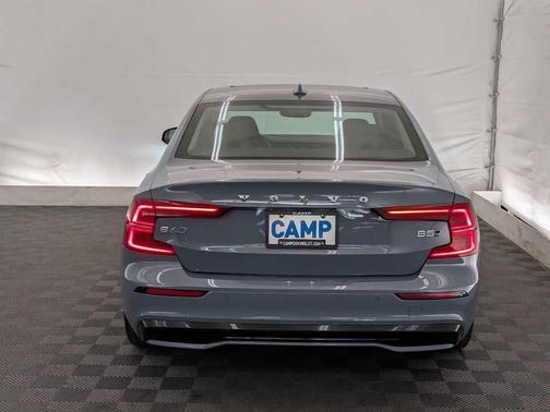 2024 Volvo S60 B5 Plus Dark Theme