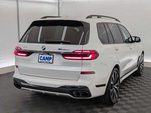 2025 BMW X7 M60i