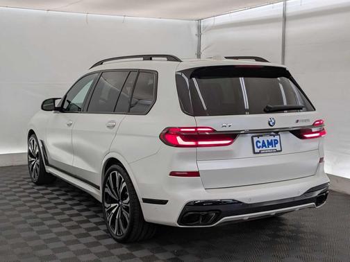 2025 BMW X7 M60i