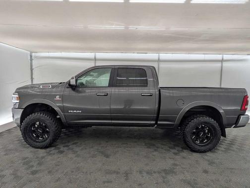2020 RAM 2500 Laramie Crew Cab 4X4 6'4' Box