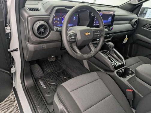 2025 Chevrolet Colorado WT