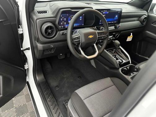 2025 Chevrolet Colorado WT