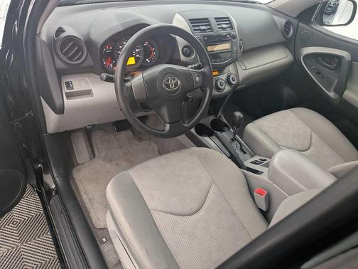 2009 Toyota RAV4 Base