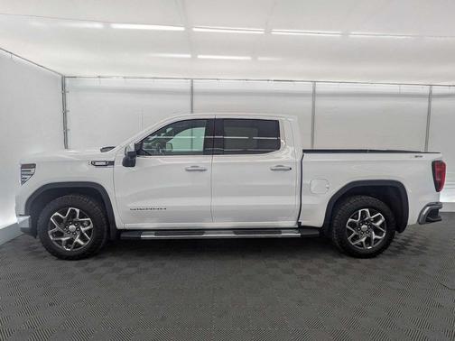 White 2025 GMC Sierra 1500 SLT