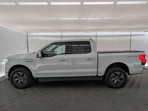 2023 Ford F-150 Lightning LARIAT