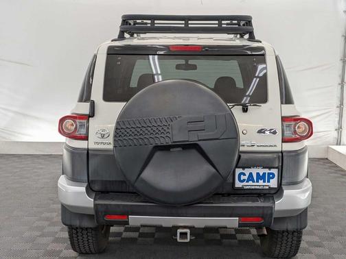 2014 Toyota FJ Cruiser Base