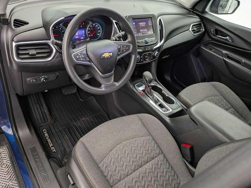 Blue Glow Metallic 2022 Chevrolet Equinox 1LT