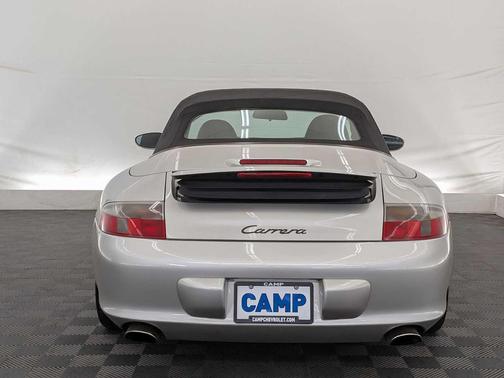 2002 Porsche 911 Carrera 4 (M6)