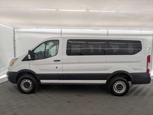 2017 Ford Transit-150 XLT