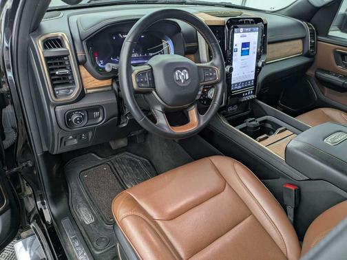 Diamond Black Crystal Pearlcoat 2023 RAM 1500 Longhorn