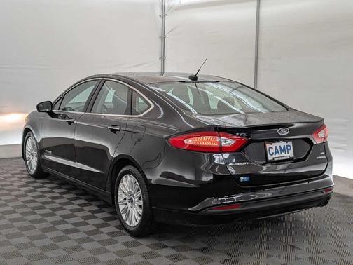 2016 Ford Fusion Hybrid SE