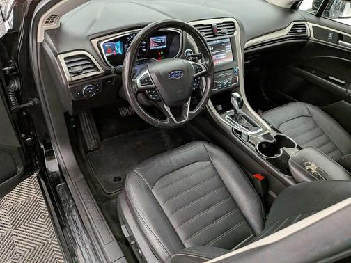 2016 Ford Fusion Hybrid SE