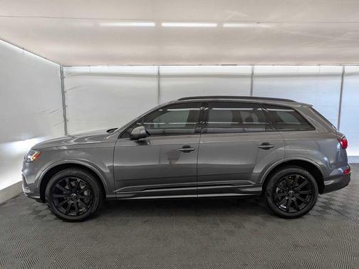 2024 Audi Q7 45 Premium Plus