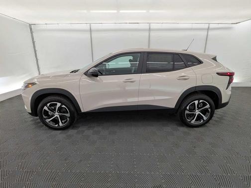 White Sands 2026 Chevrolet Trax FWD 1RS