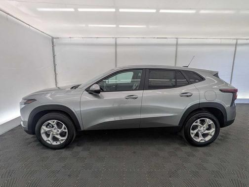 Sterling Gray Metallic 2026 Chevrolet Trax LS