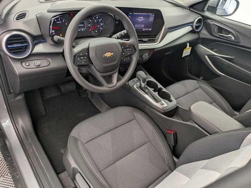 Sterling Gray Metallic 2026 Chevrolet Trax LS