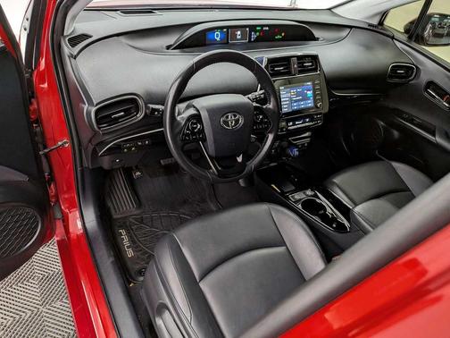 2021 Toyota Prius XLE
