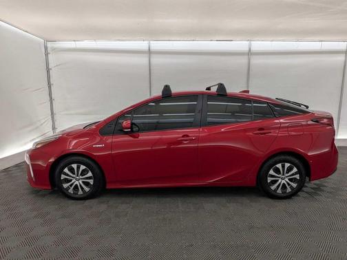 2021 Toyota Prius XLE
