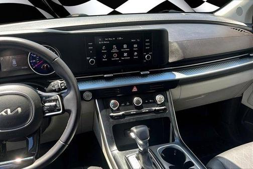 2023 Kia Carnival LX