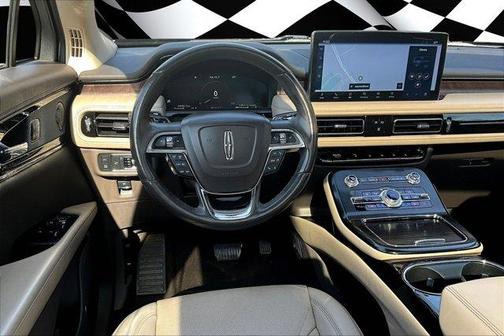 2021 Lincoln Nautilus Reserve